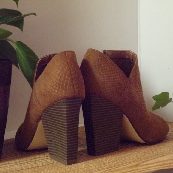 AMERICAN RAG CIE - Picture 2 of 4